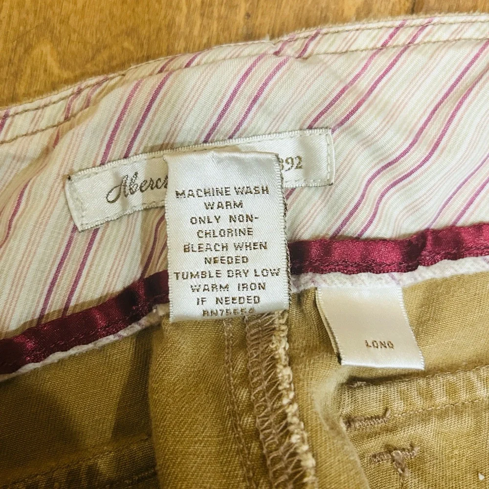 🫎A&F Khaki Y2K Extra Low Rise Flare 100% Cotton Pants Size 2 Long GUC